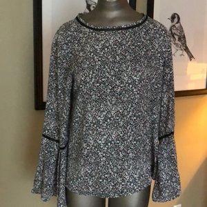 Boho floral shirt with bell sleeves